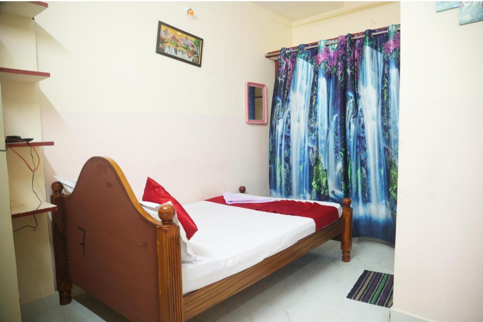 Garuda Grand Apartment ตีรูปาติ ภายนอก รูปภาพ